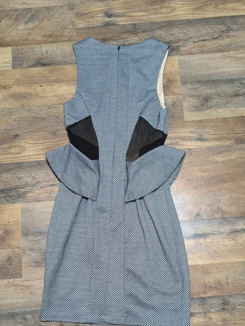 Karlie Black & White Textured Peplum Midi Dress - Picture 2 of 4